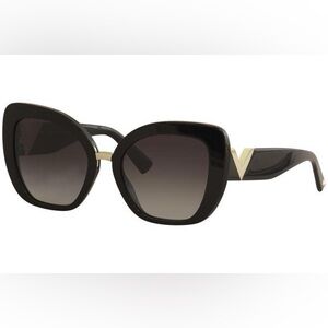 VALENTINO VA4057 Butterfly
Sunglasses | 50018G-BLACK